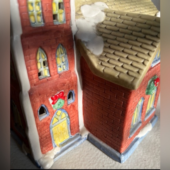 Dickens Of London Porcelain Collectable Lighted Church - Picture 6 of 12